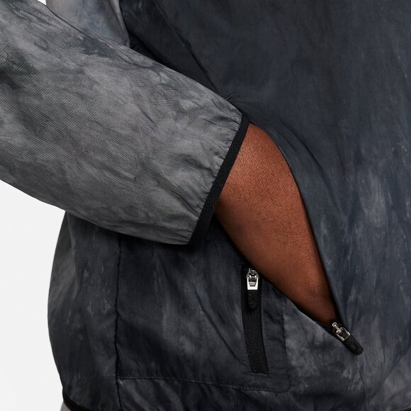 NWT Nike Trail Repel Running Hooded Windbreaker Light Jacket Medium FN6853-010 - Picture 2 of 7